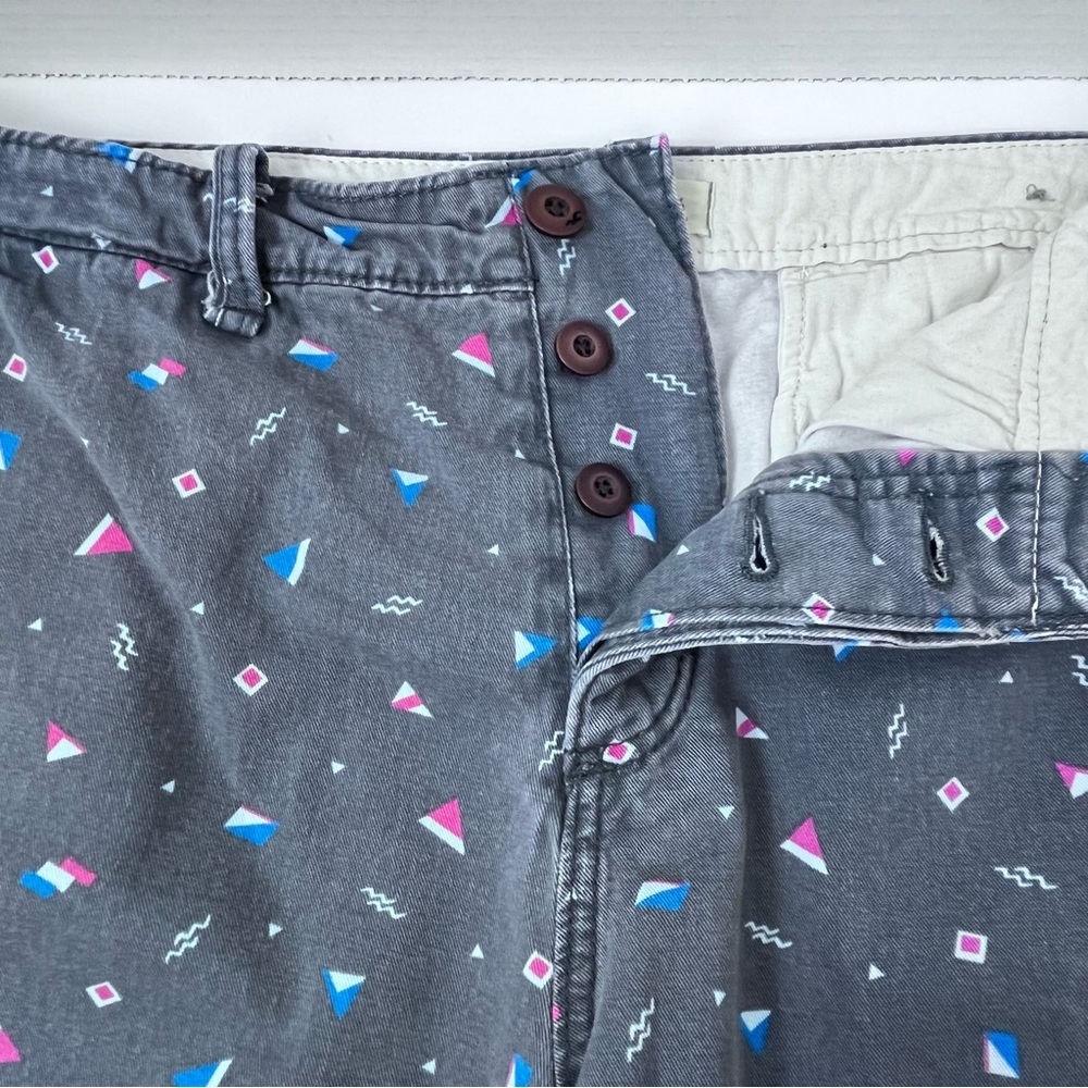 Hollister Men's 80's Allover Print 100% Cotton, Button Fly Shorts Size 34; Party - Picture 9 of 13